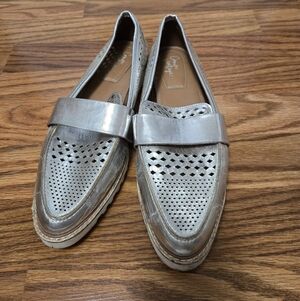 Crown Vintage Silver Perforated Penny Loafers Women's Size 10